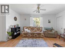Living room - 25 Clark Street West, Leamington, ON N8H1E6 Photo 20