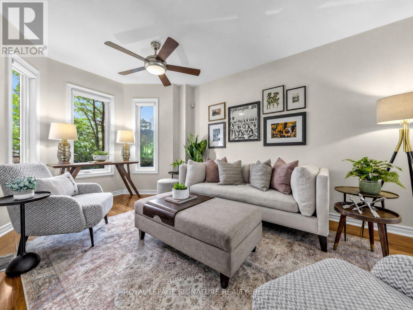45 Robinson Street, Toronto, ON photo 3