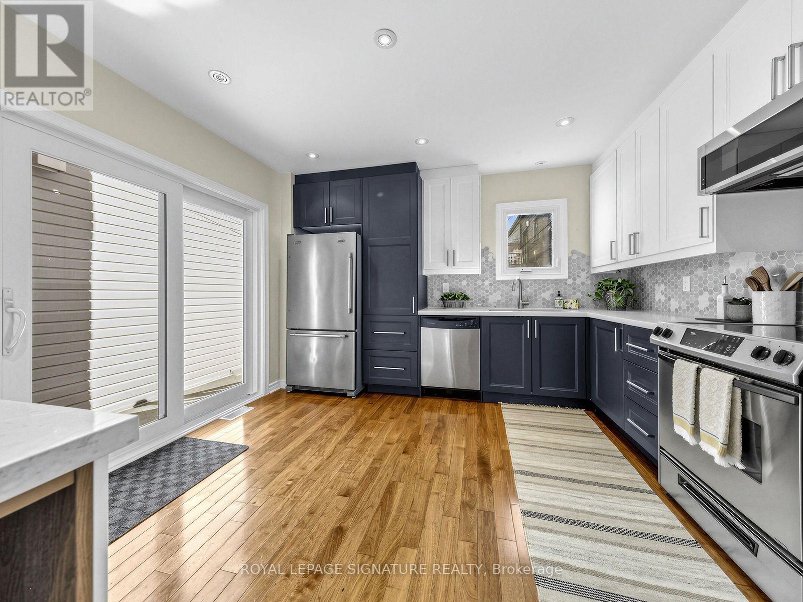 45 Robinson Street, Toronto, ON photo 8