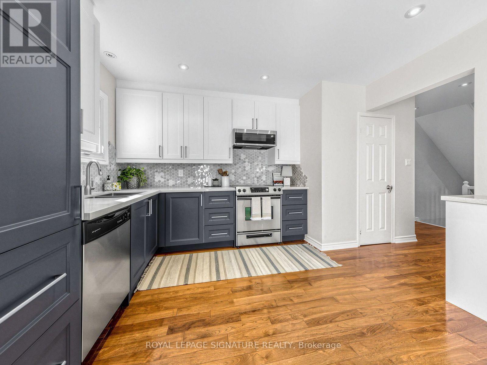 45 Robinson Street, Toronto, ON photo 9