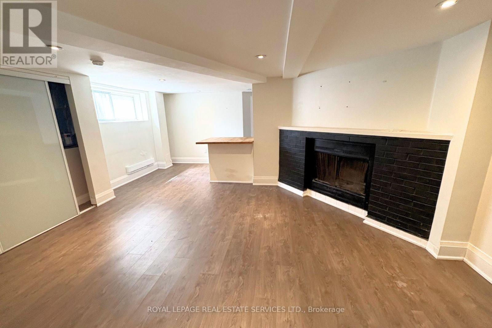 L1 - 118 PEMBROKE STREET, Toronto (Moss Park) — photo 2