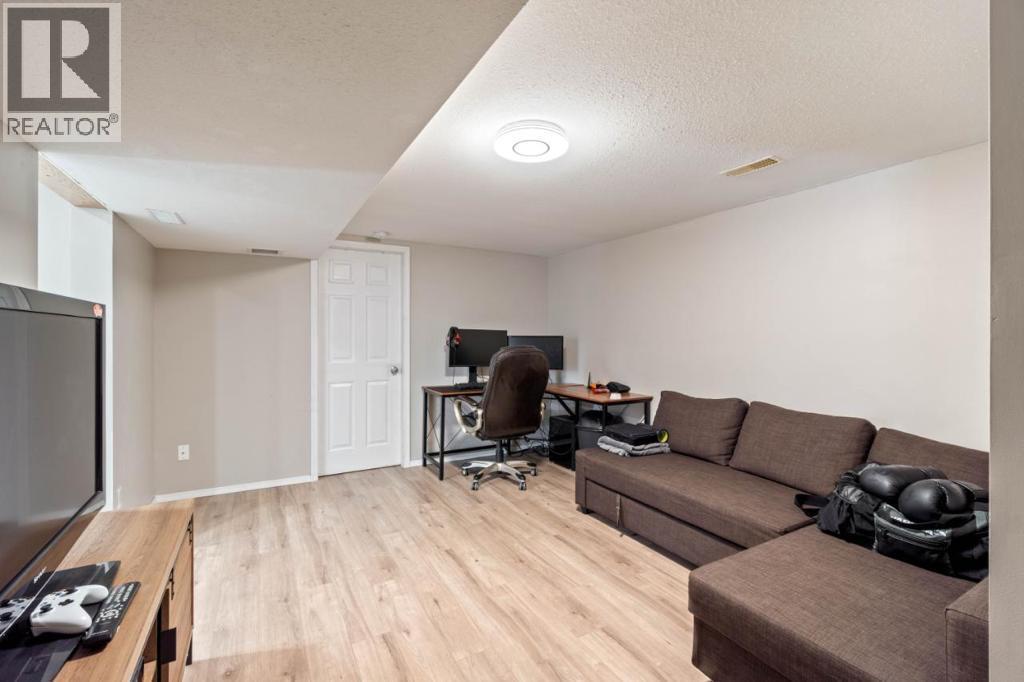 1151 Selkirk Avenue N - 10