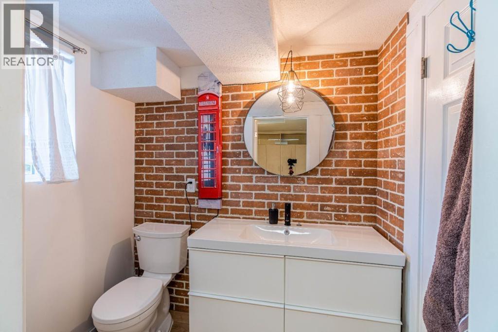 1151 Selkirk Avenue N - 11