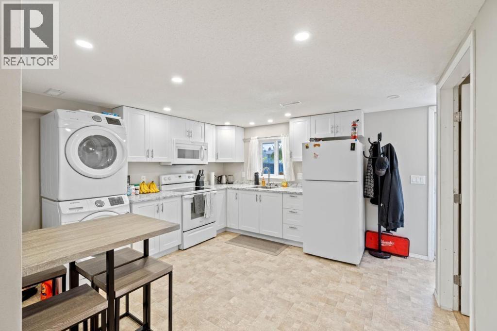 1151 Selkirk Avenue N - 12