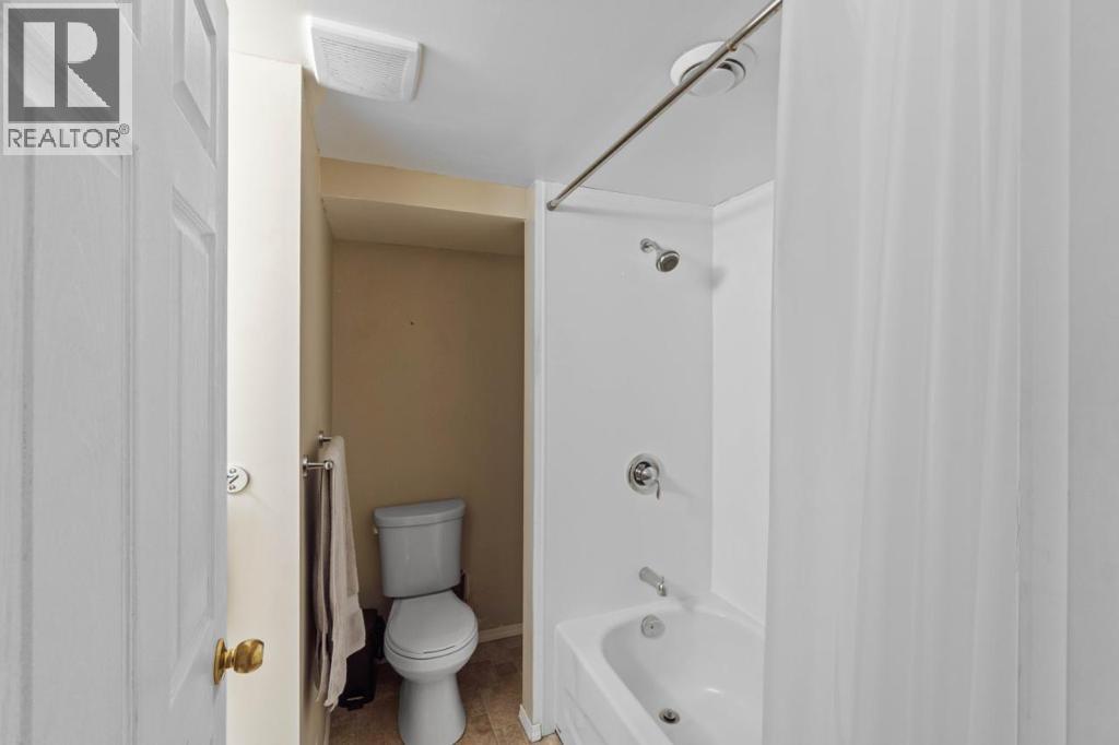 1151 Selkirk Avenue N - 13