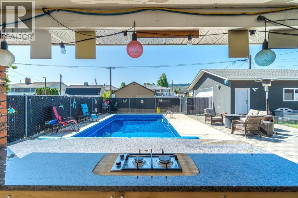 1151 Selkirk Avenue N - 19