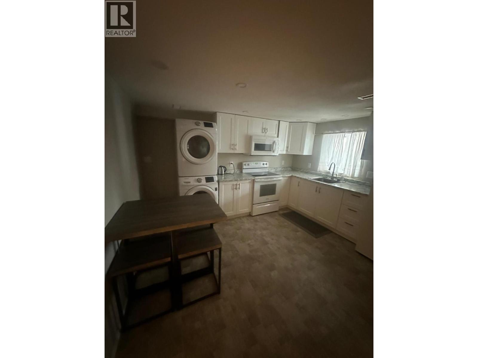 1151 Selkirk Avenue N - 26