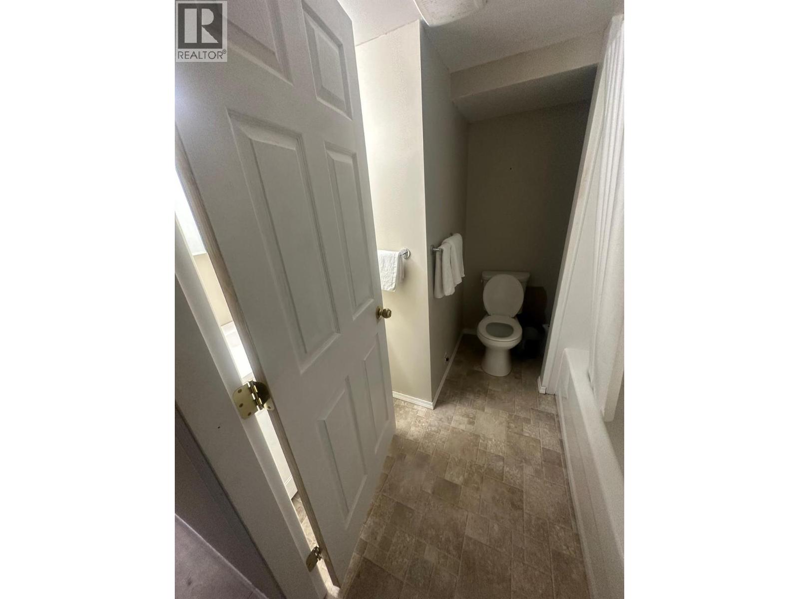 1151 Selkirk Avenue N - 34