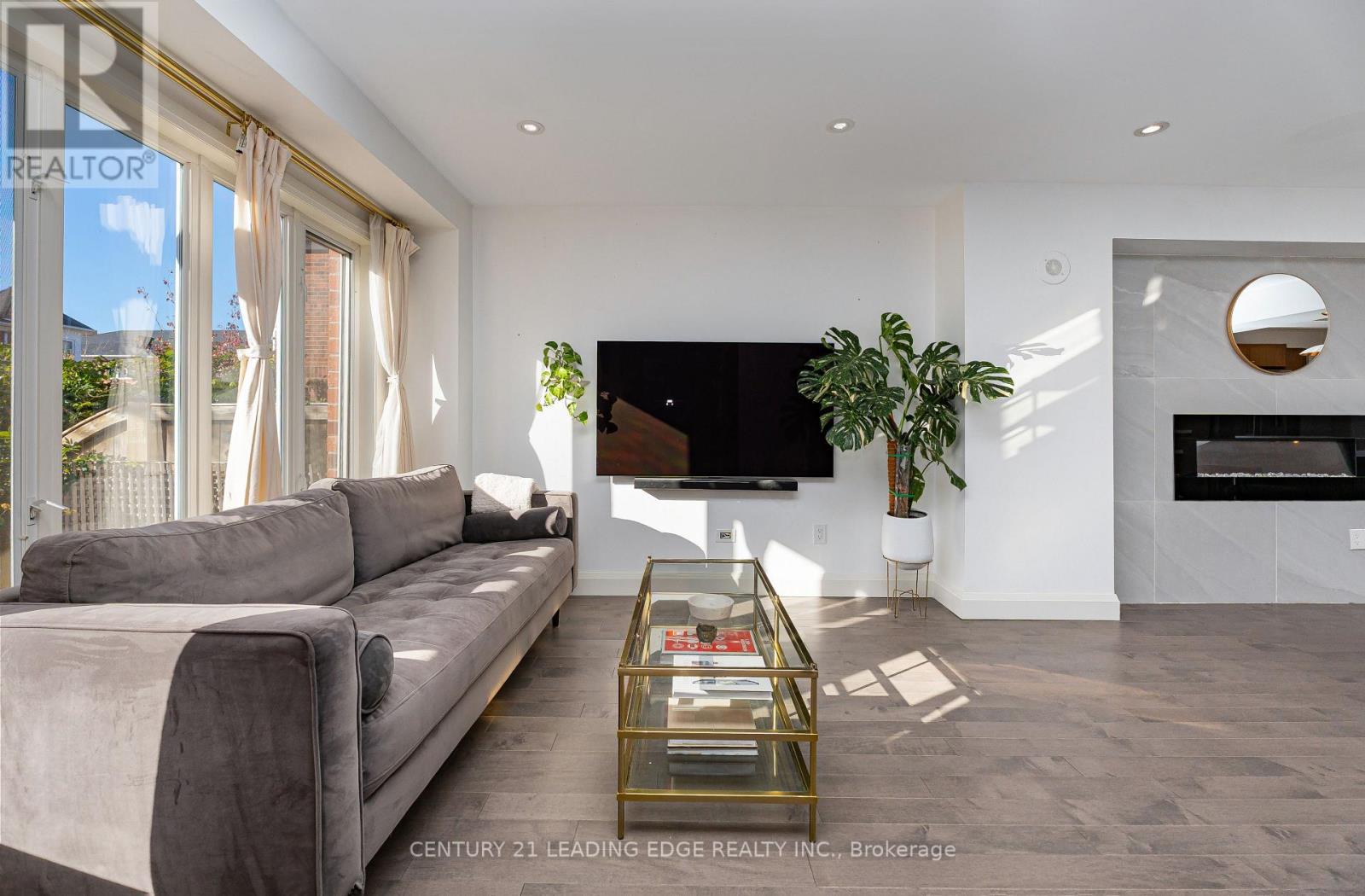 36- 18 Clark Avenue, Vaughan, ON photo 2