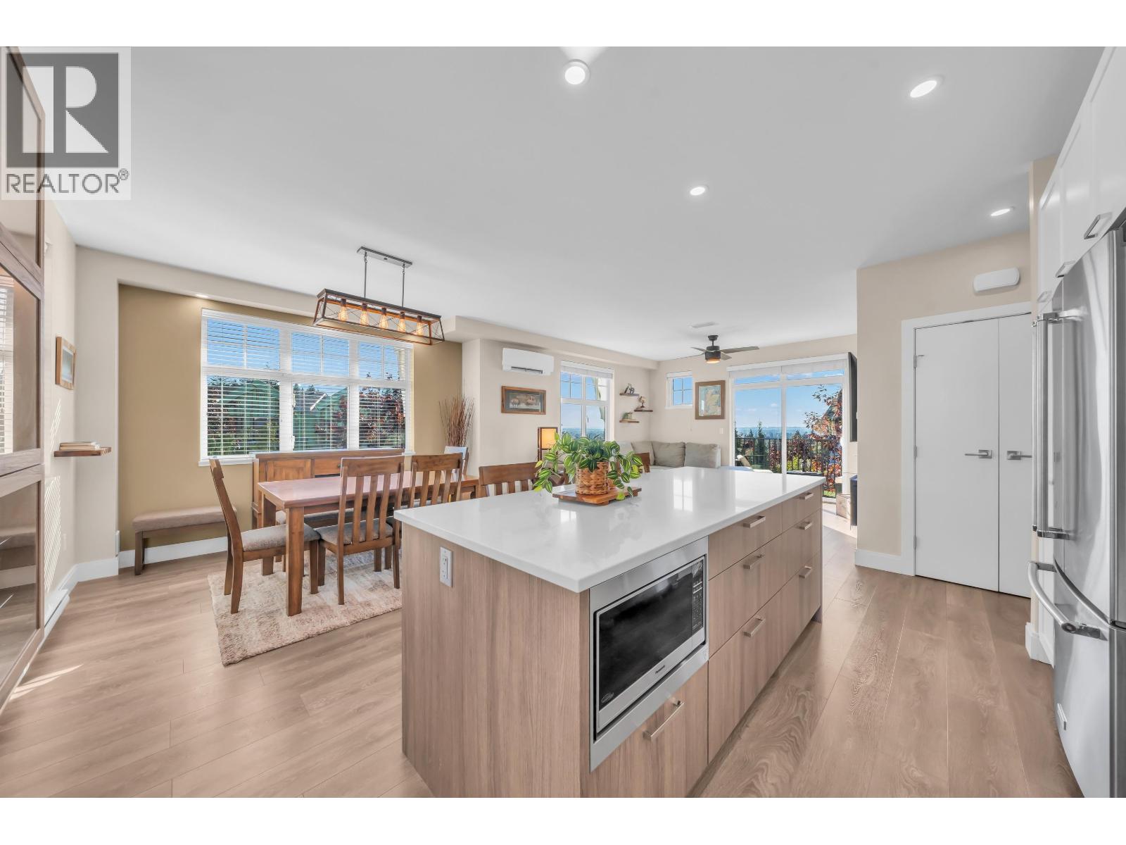 Photo of 120 1290 MITCHELL STREET 13