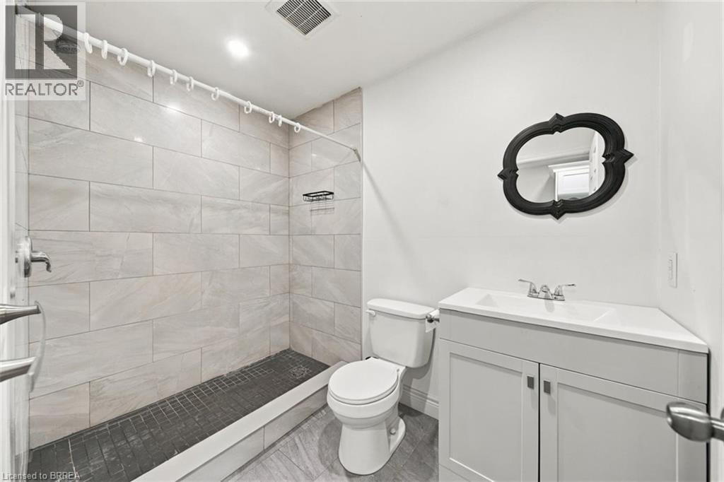 251 RAWDON Street - 13