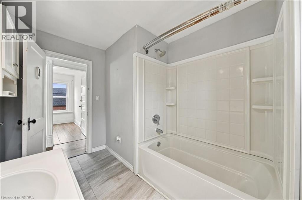 251 RAWDON Street - 25