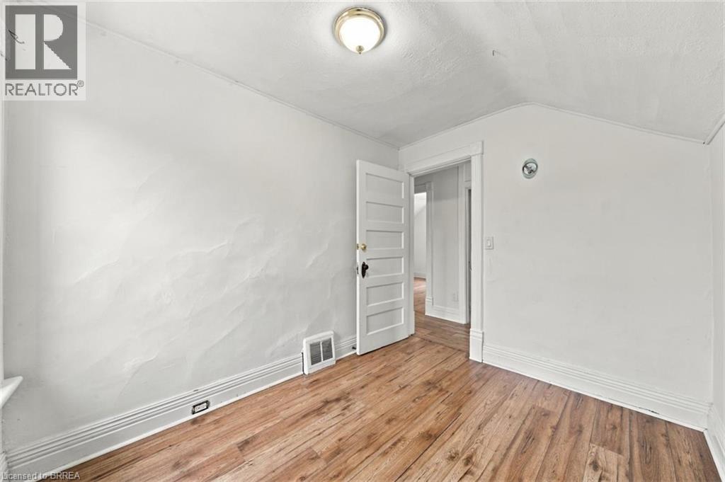 251 RAWDON Street - 22