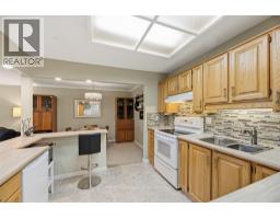 3pc Ensuite bath - 945 Lawrence Avenue Unit# 207, Kelowna, BC V1Y2B3 Photo 7