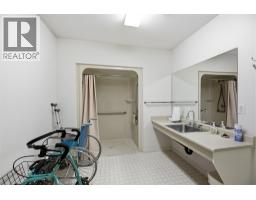945 Lawrence Avenue Unit# 207, Kelowna, BC V1Y2B3 Photo 31