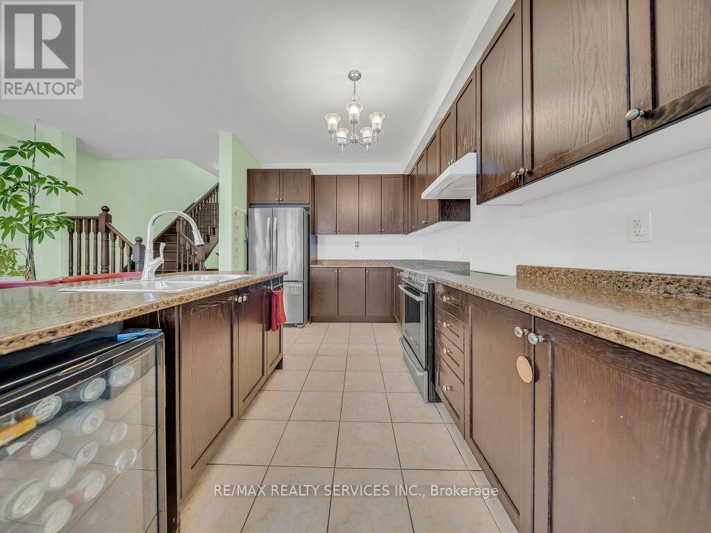 28 Zanetta Crescent, Brampton, ON photo 14