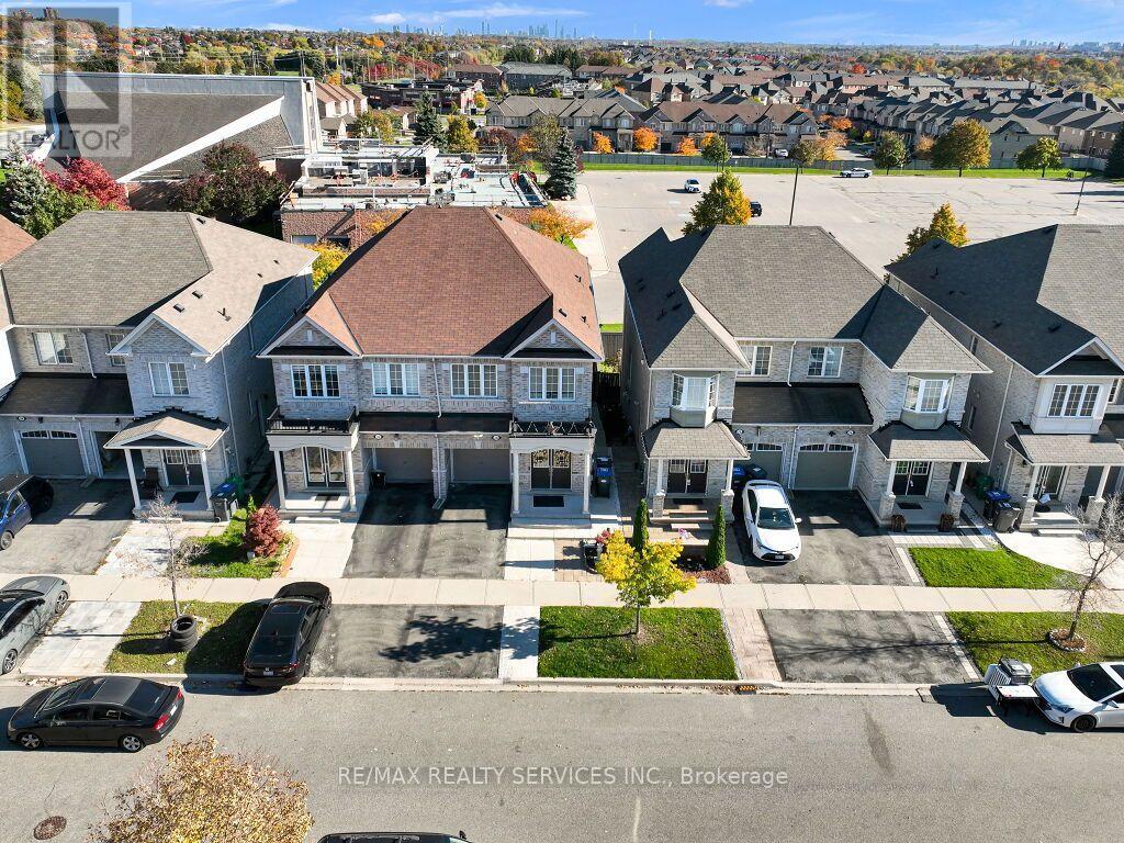 28 Zanetta Crescent, Brampton, ON photo 3