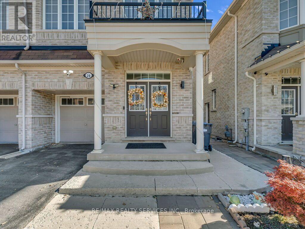 28 Zanetta Crescent, Brampton, ON photo 5