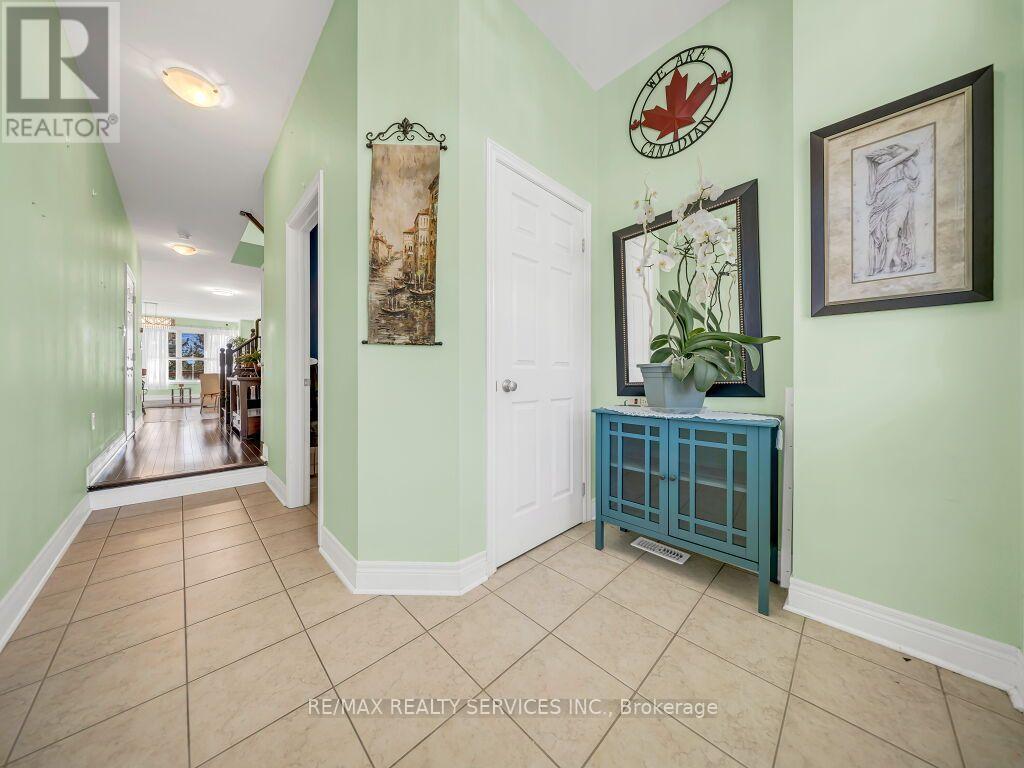 28 Zanetta Crescent, Brampton, ON photo 7
