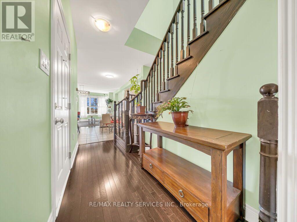 28 Zanetta Crescent, Brampton, ON photo 8