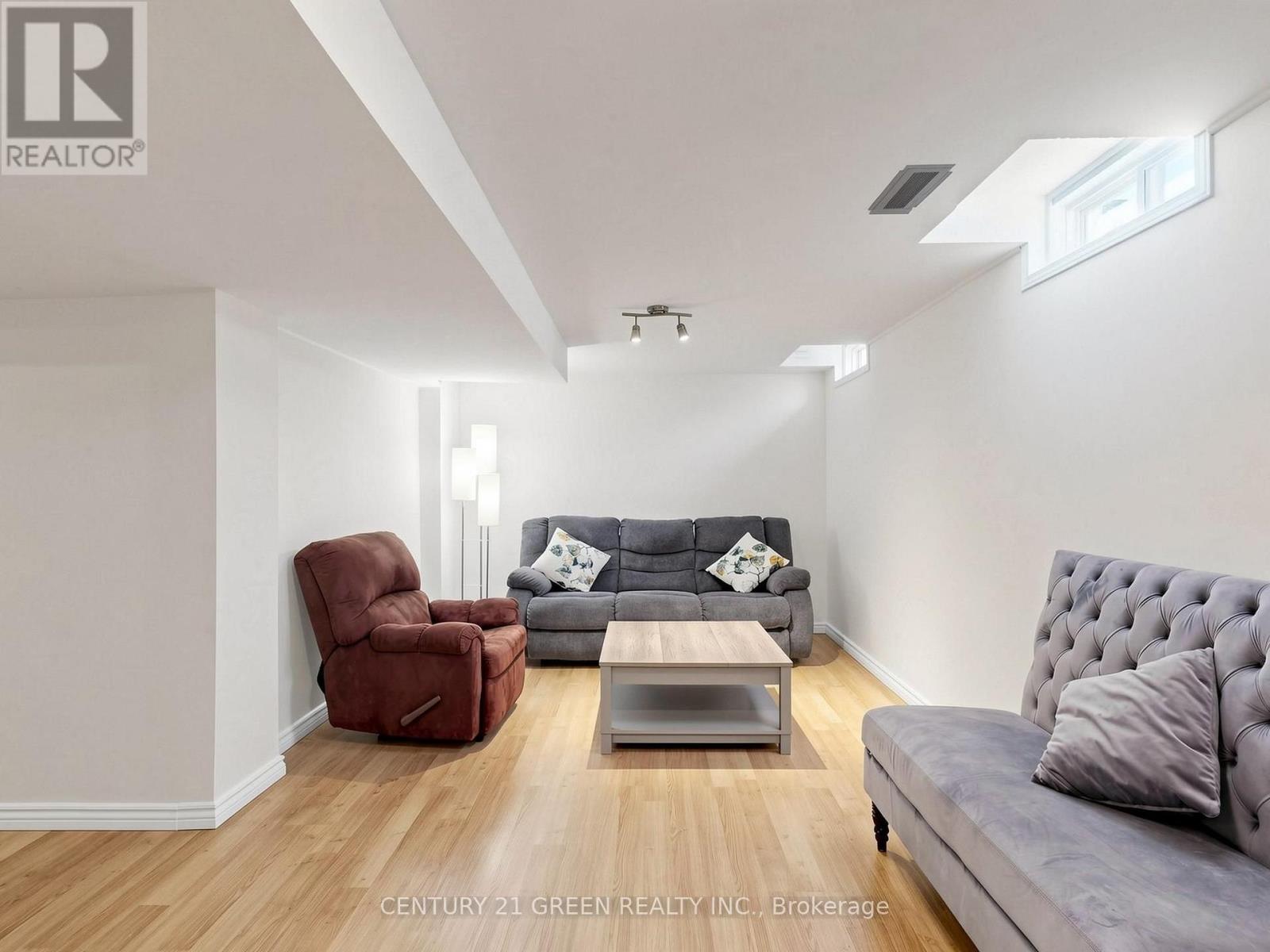 821 BENNETT BOULEVARD - 27