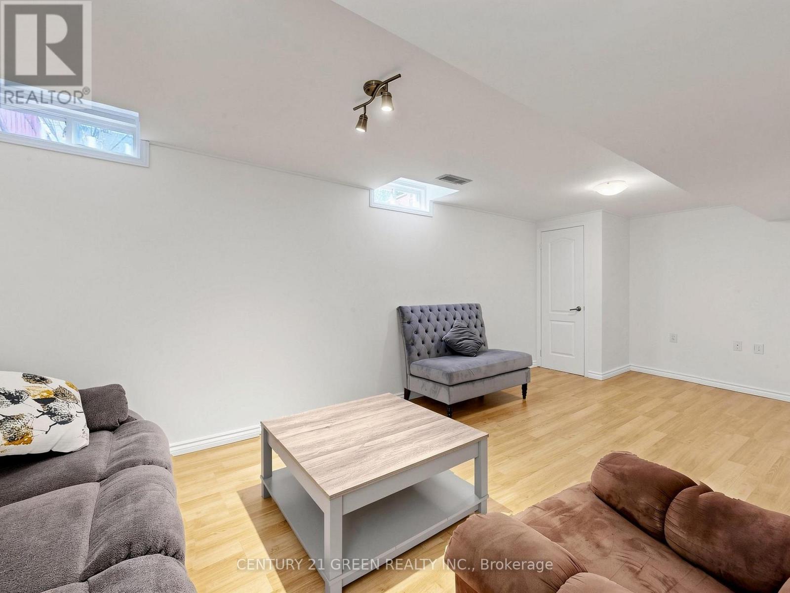 821 BENNETT BOULEVARD - 28