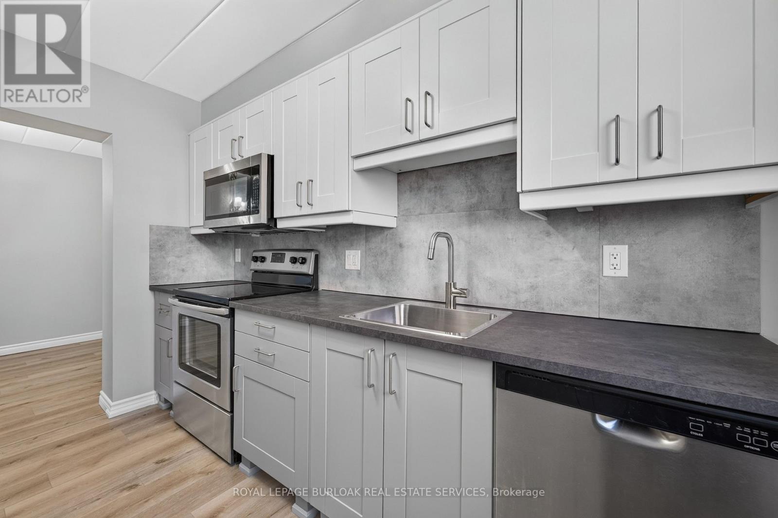 1- 2420 New Street, Burlington, ON photo 16