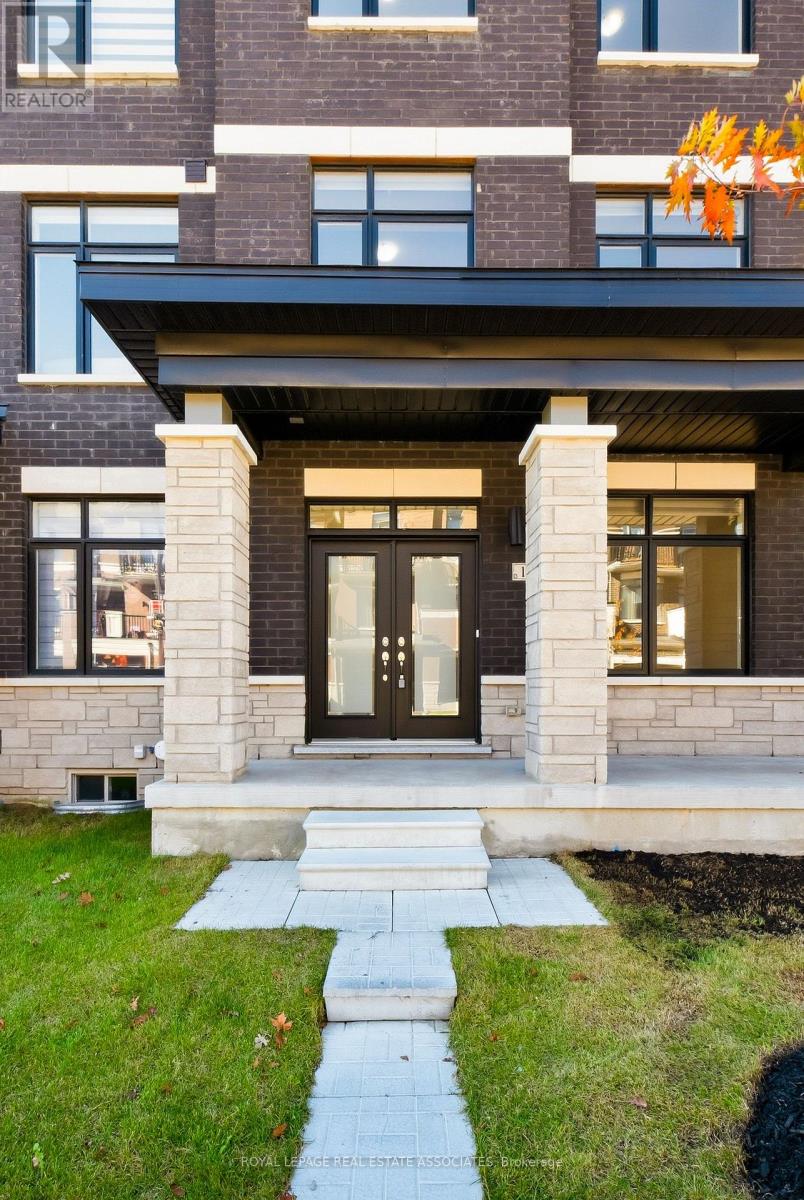 16 Bonnington Drive, Brampton, ON photo 3
