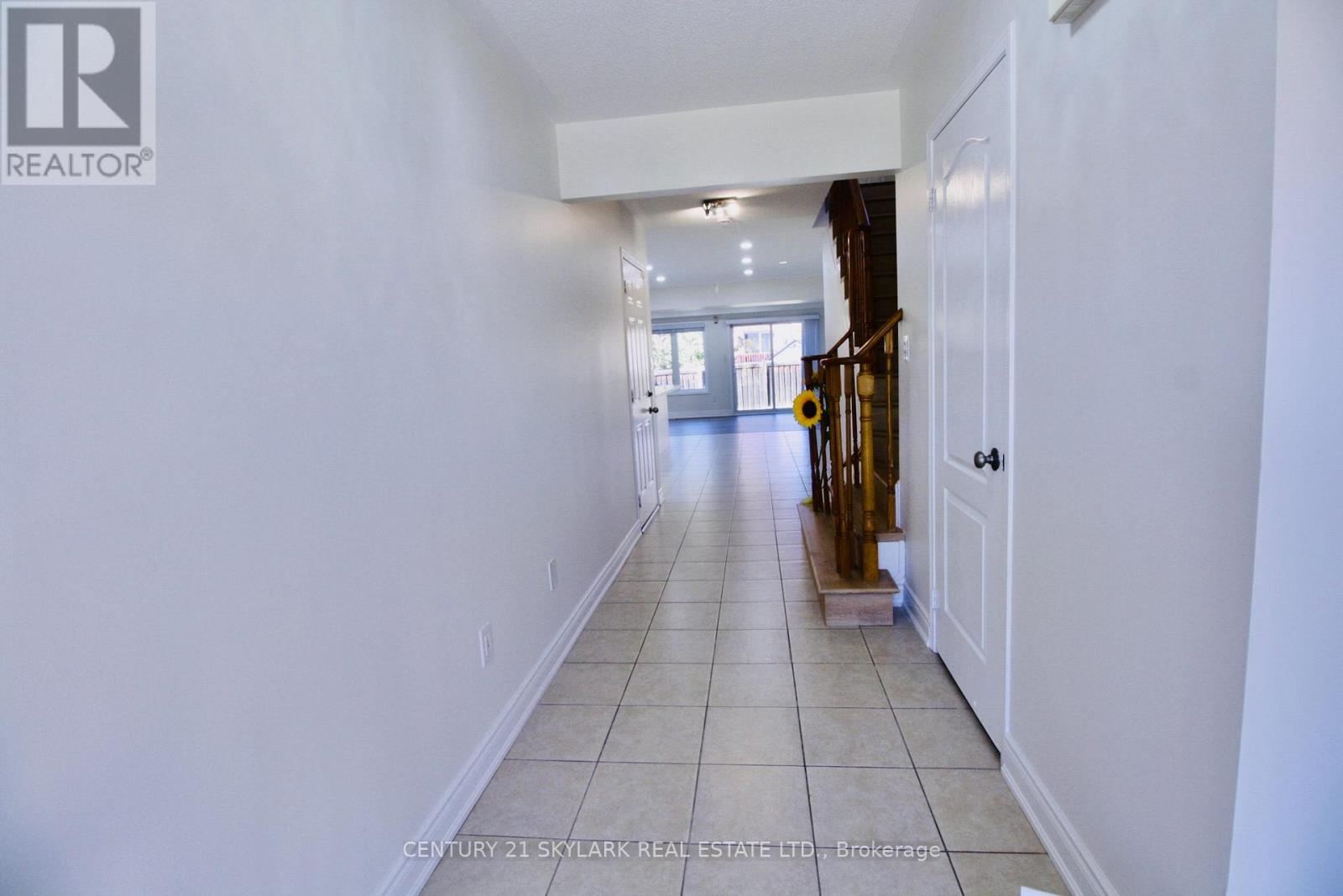 61 Lightcatcher Circle, Brampton, ON photo 2