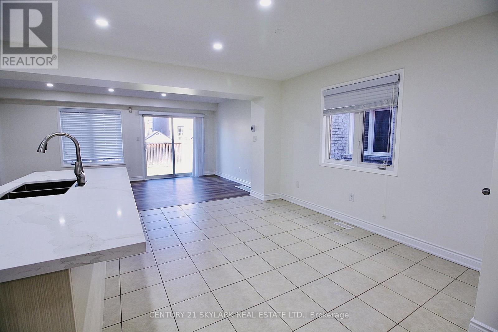 61 Lightcatcher Circle, Brampton, ON photo 4