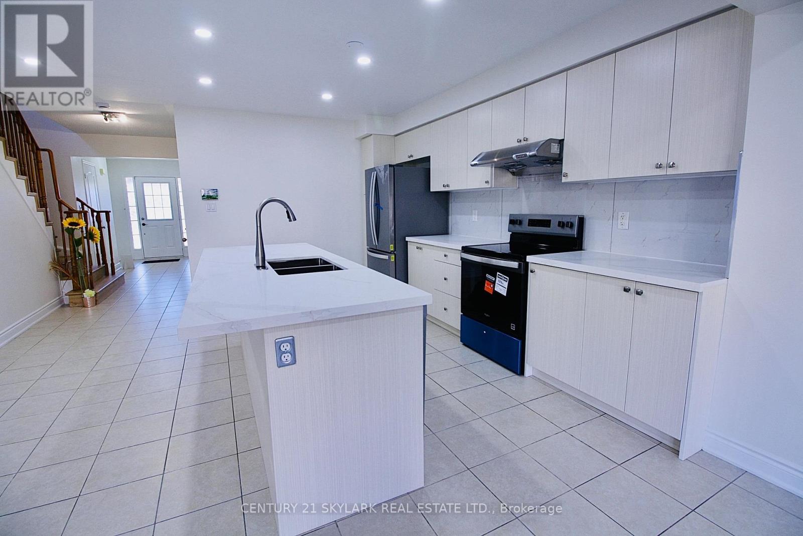 61 Lightcatcher Circle, Brampton, ON photo 6