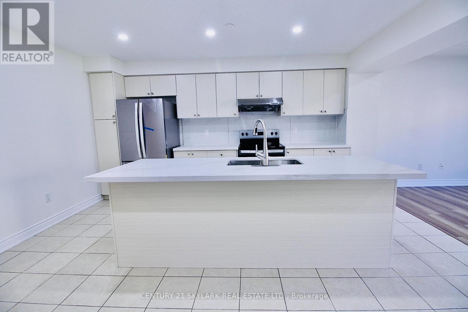 61 Lightcatcher Circle, Brampton, ON photo 7