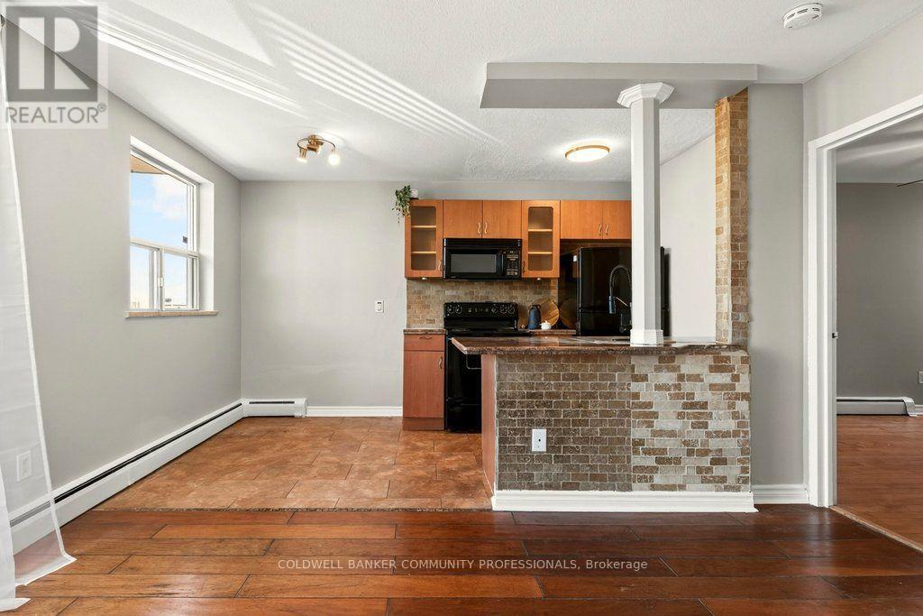 1003- 141 Catharine Street South, Hamilton, ON photo 11