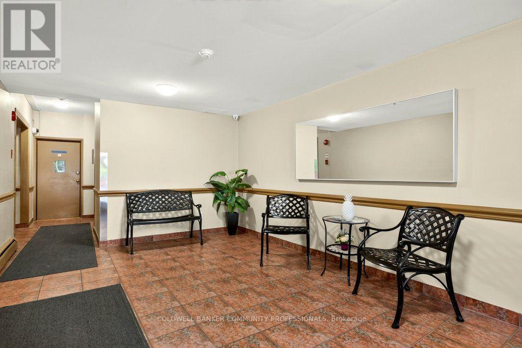 1003- 141 Catharine Street South, Hamilton, ON photo 31