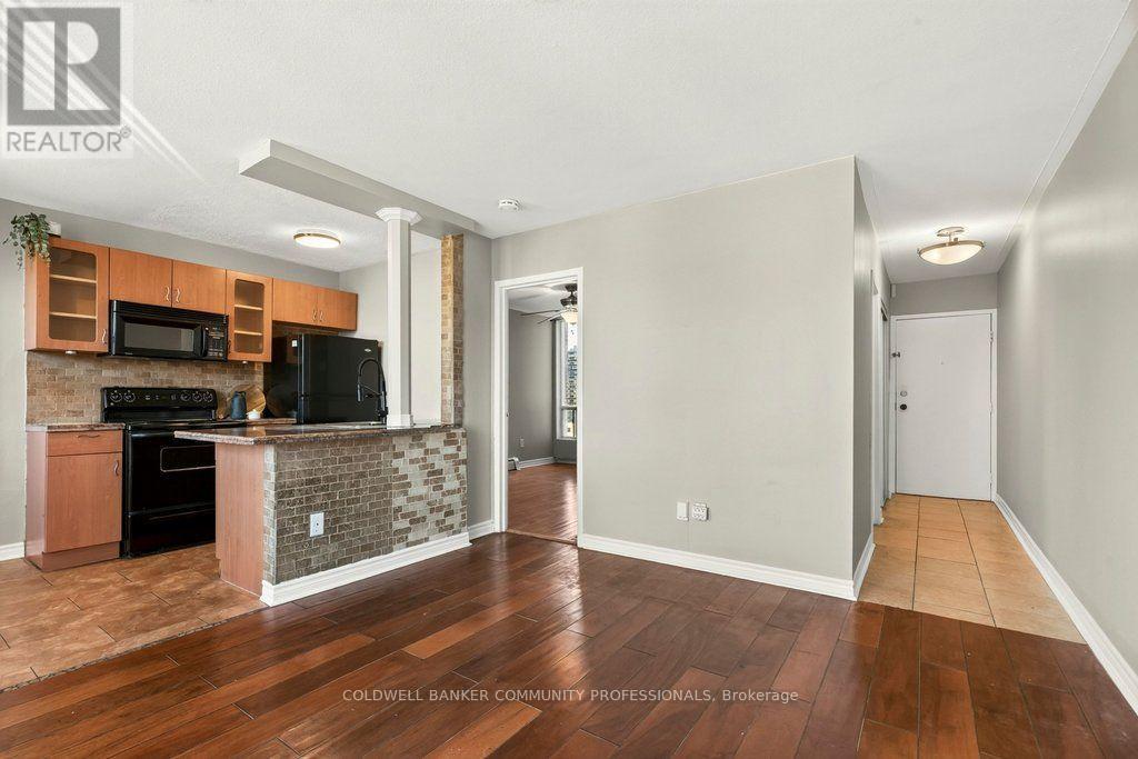 1003- 141 Catharine Street South, Hamilton, ON photo 9