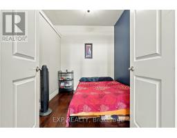 Bathroom - 106 - 555 King Street E, Kitchener, ON N2G2L9 Photo 6