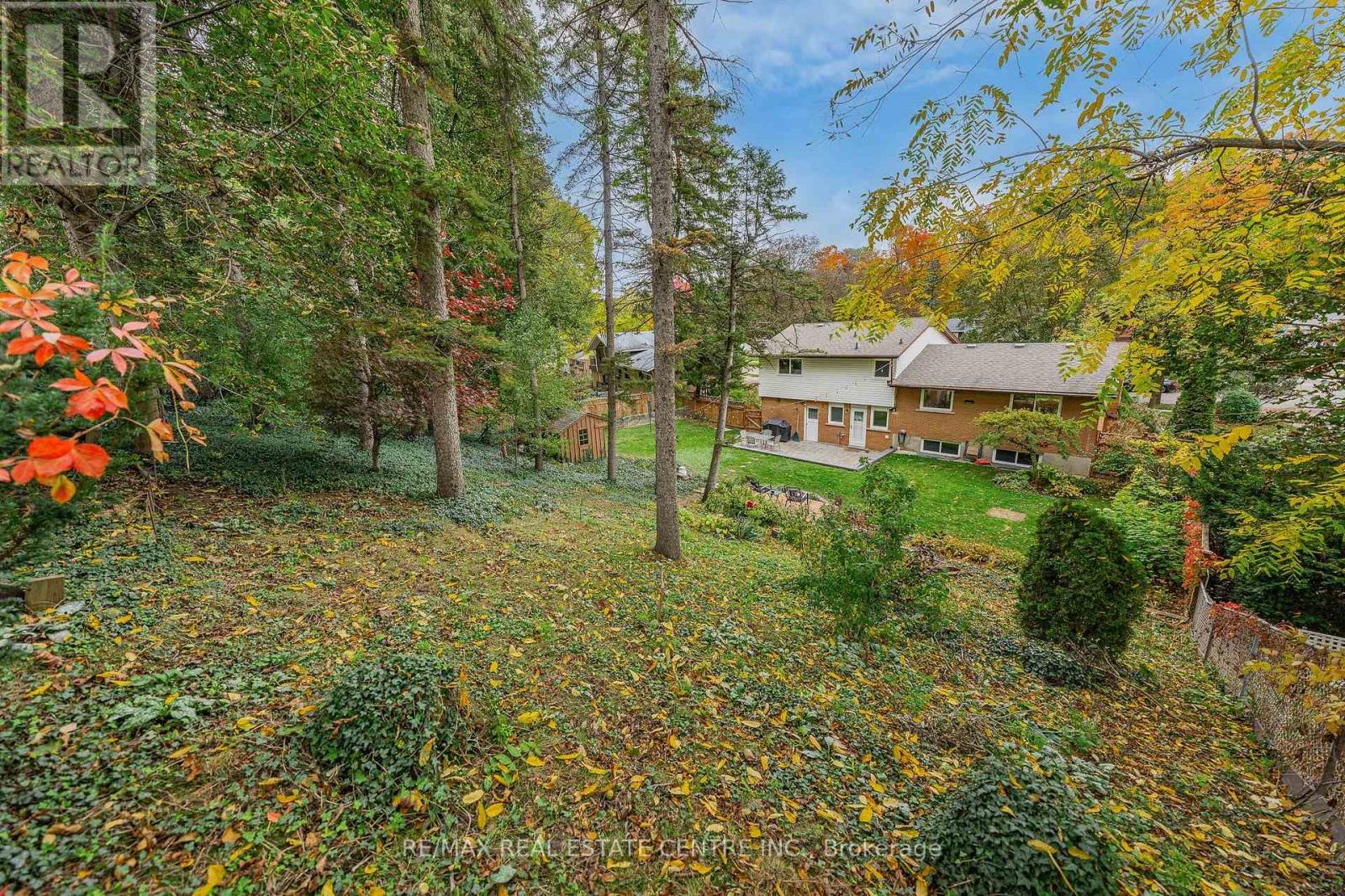 33 SHADYWOOD CRESCENT — photo 2