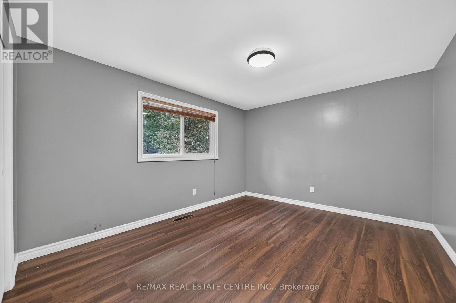 33 Shadywood Crescent, Kitchener, ON photo 22