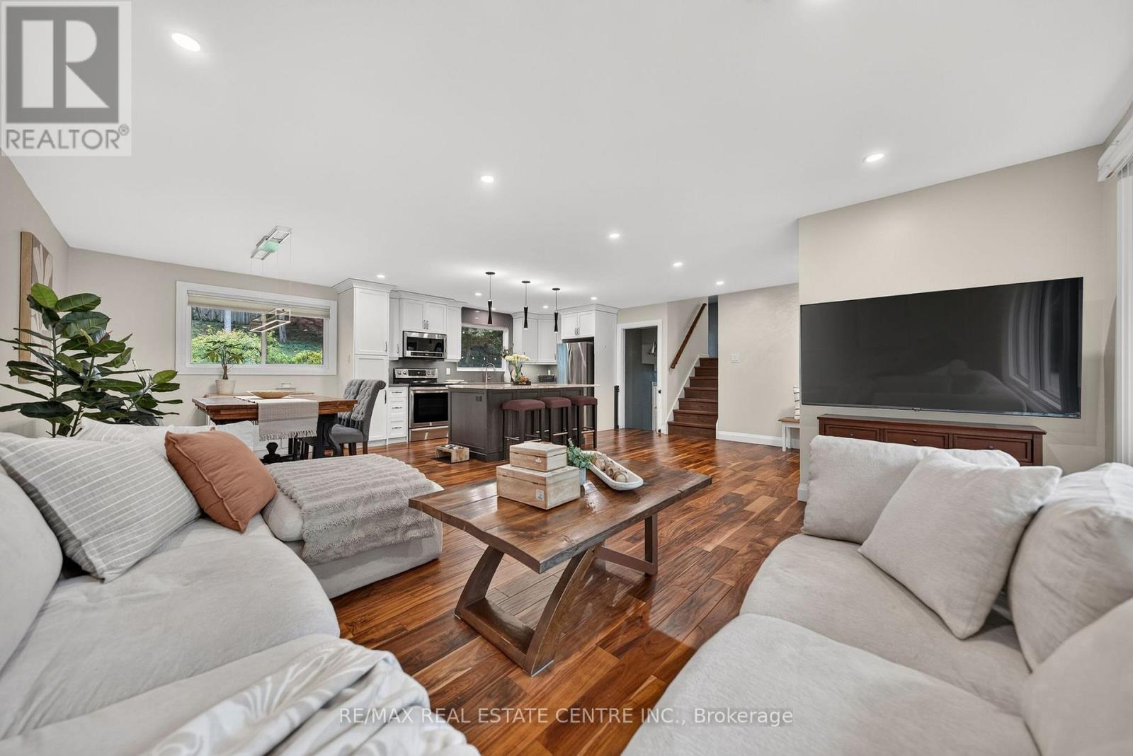 33 Shadywood Crescent, Kitchener, ON photo 8