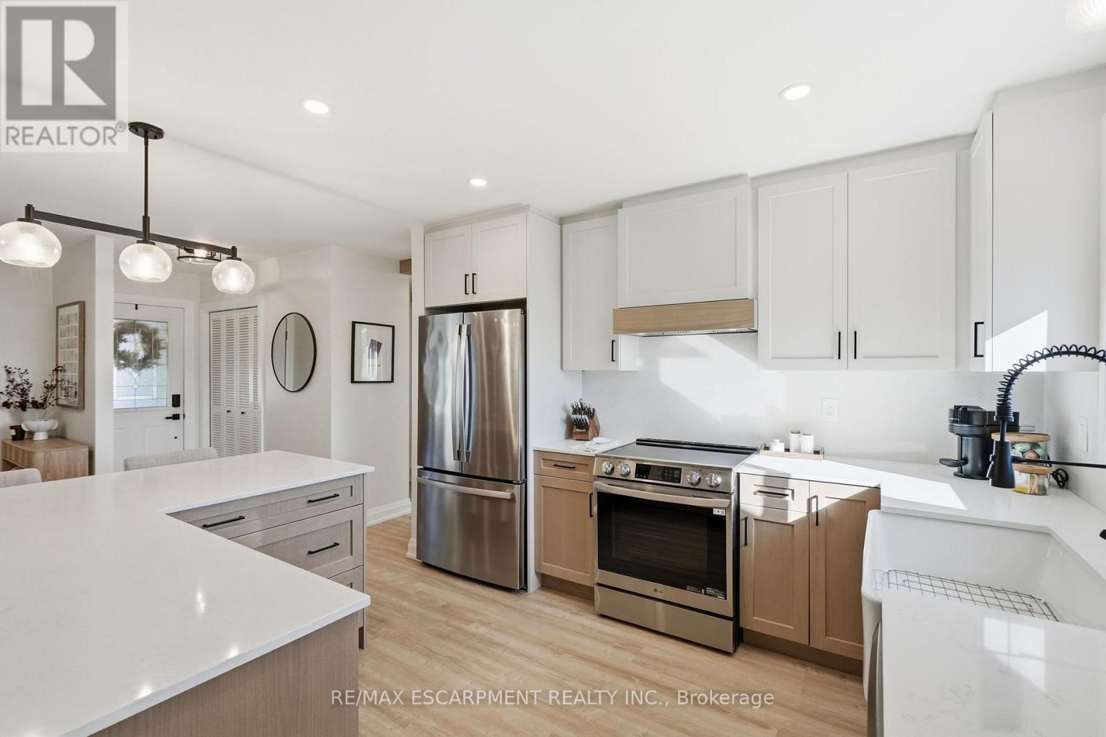 48 Stoney Brook Drive, Hamilton, ON photo 9