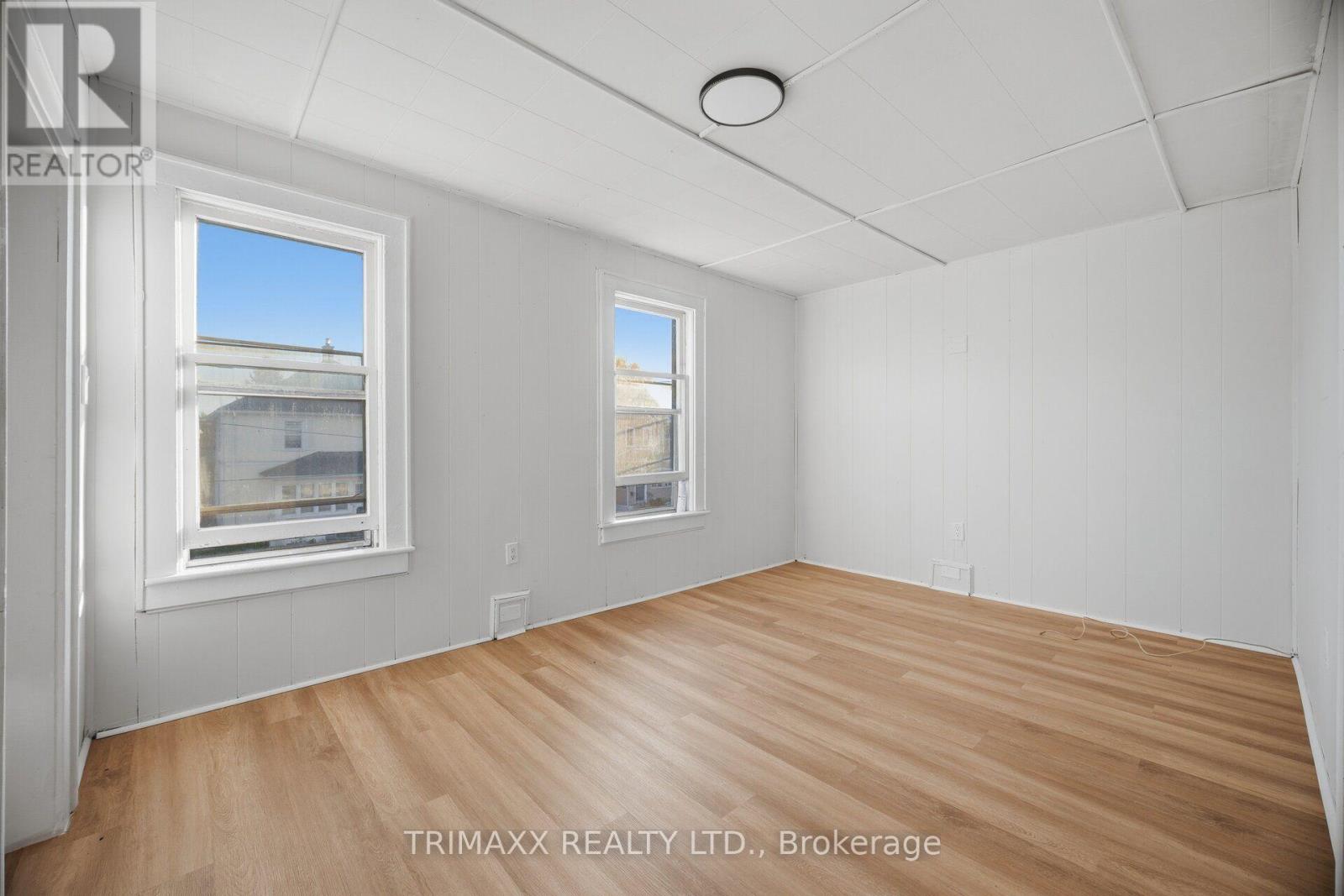 28 Fifth Street, Welland, ON photo 17