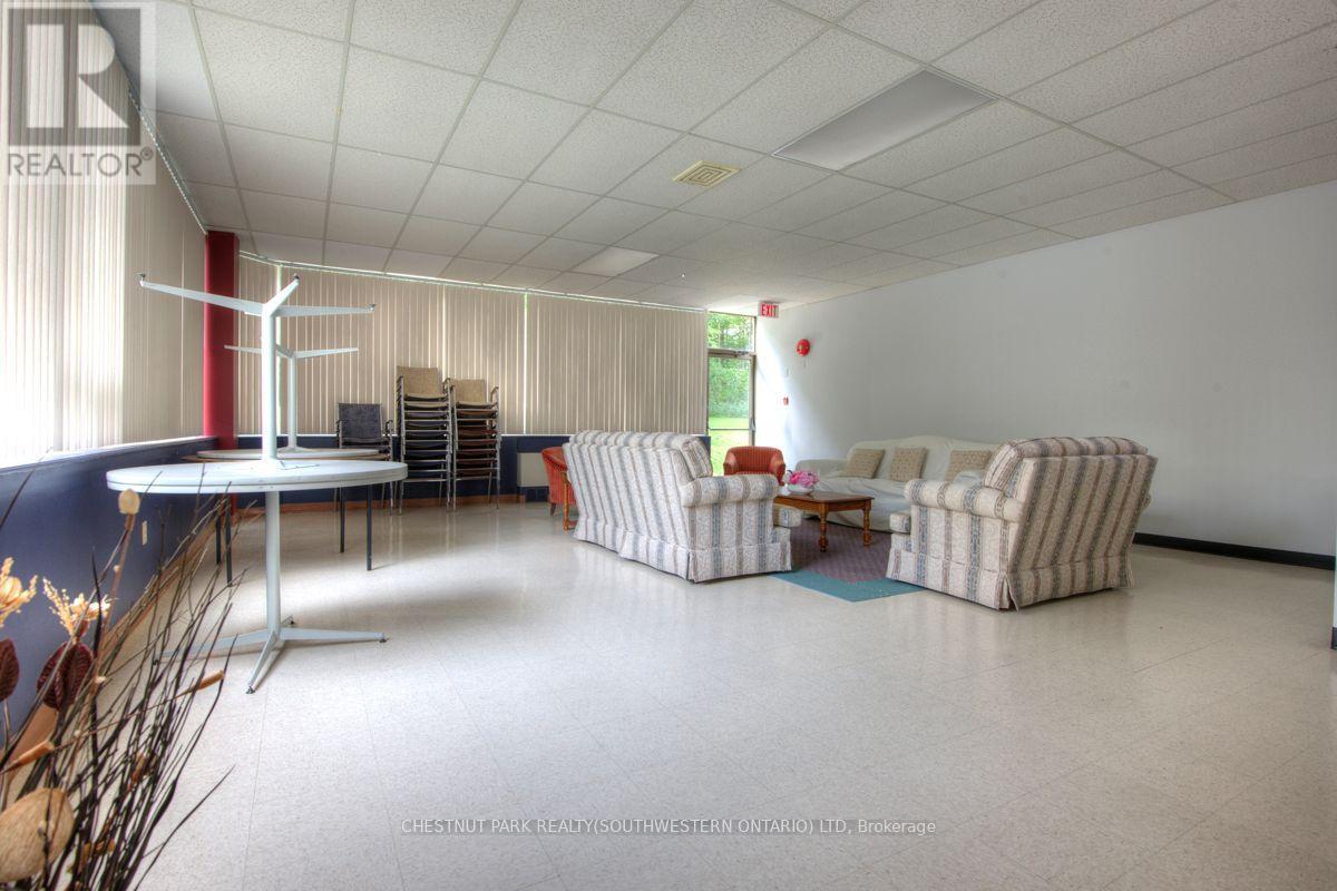 604- 3227 King Street East, Kitchener, ON photo 25