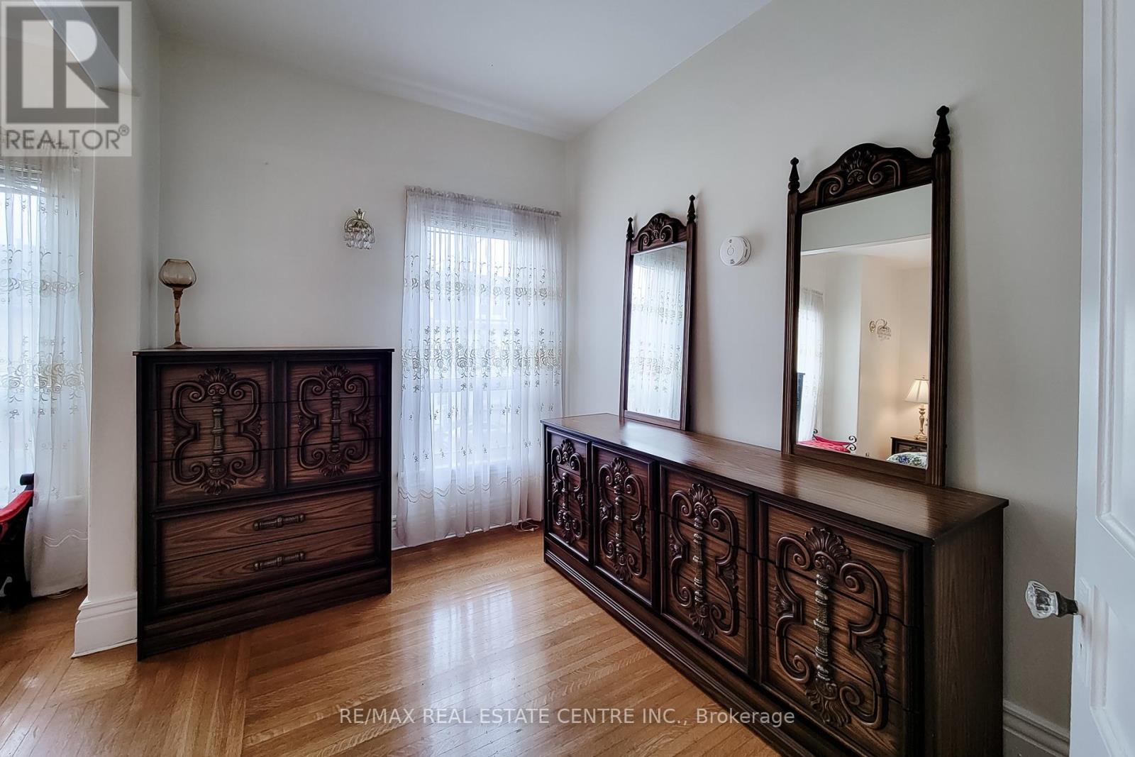 244 Hughson Street North, Hamilton, ON photo 27