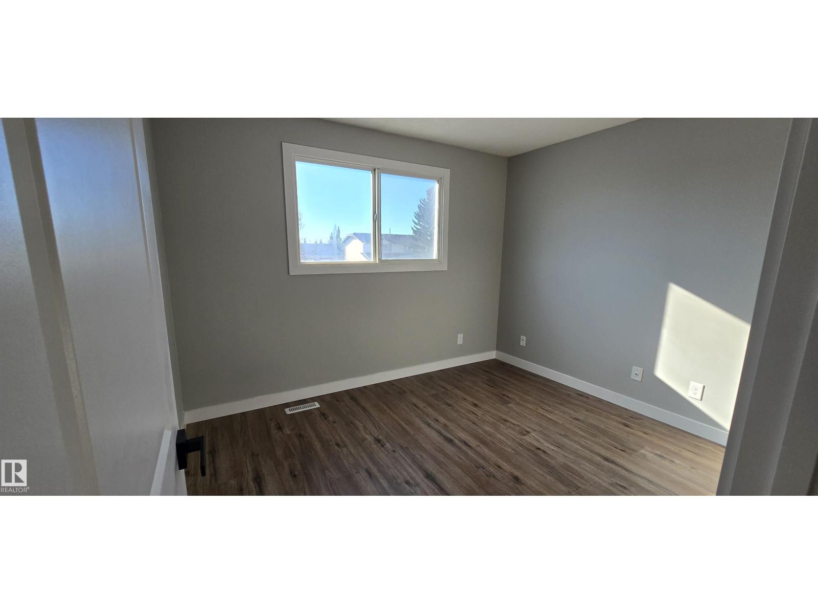11430 139 Avenue NW, photo 24