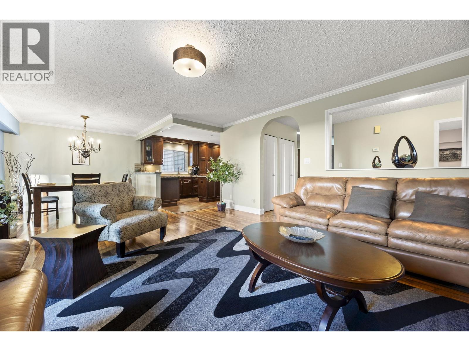 Photo of 2532 ASHURST AVENUE 8