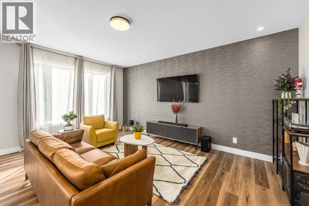 20 Carringham Heights NW, Calgary — photo 8