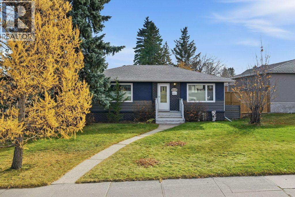 3239 Kenmare Crescent SW, Calgary, Alberta, T3E4R4