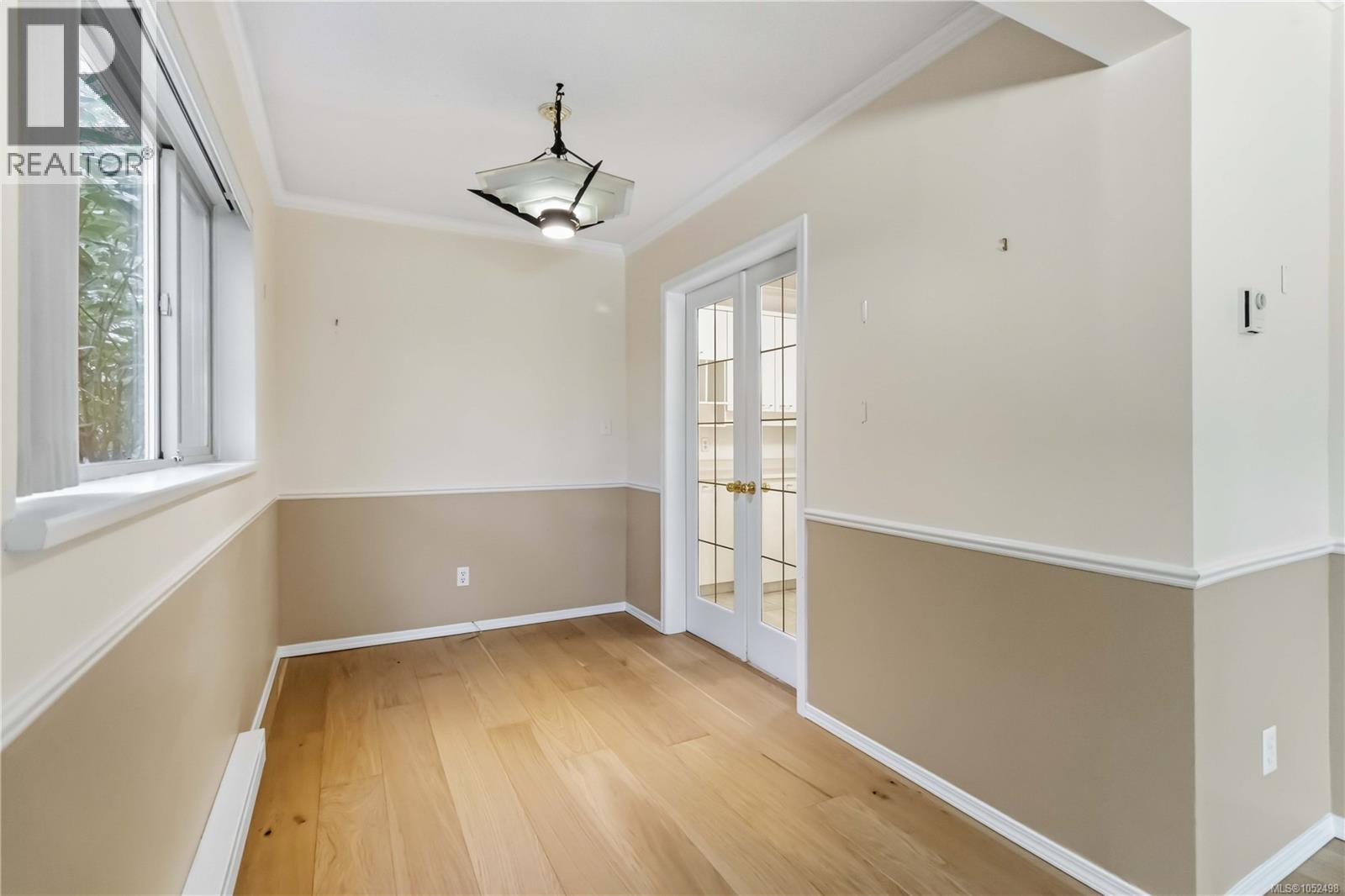 #102 1270 Johnson St - 10