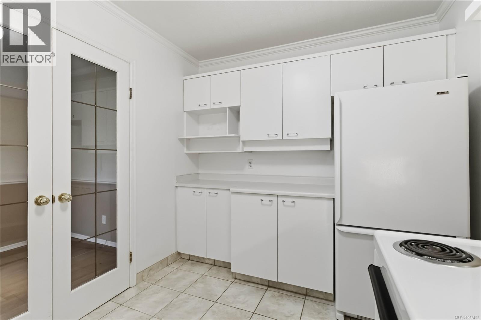#102 1270 Johnson St - 14