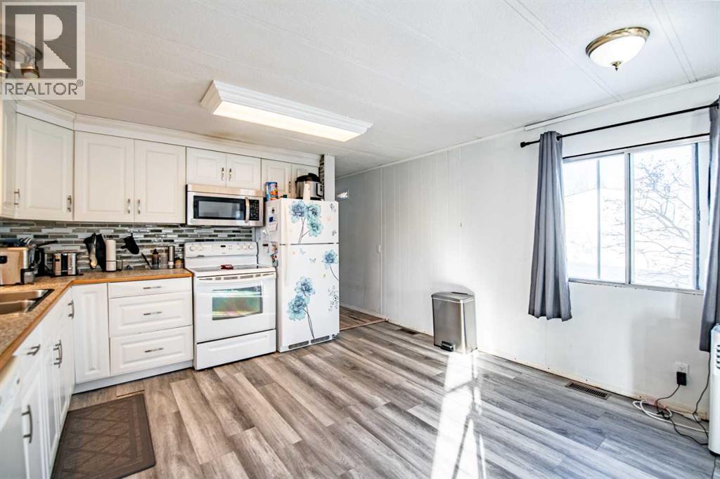 Listing photo – 3, 5344 76 Street, Red Deer